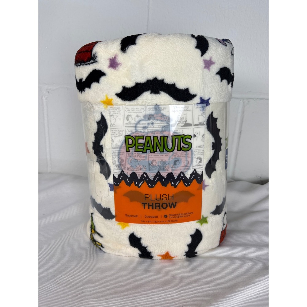 The Big One Peanuts Halloween Snoopy Bats Stars Oversized Plush Throw Blanket